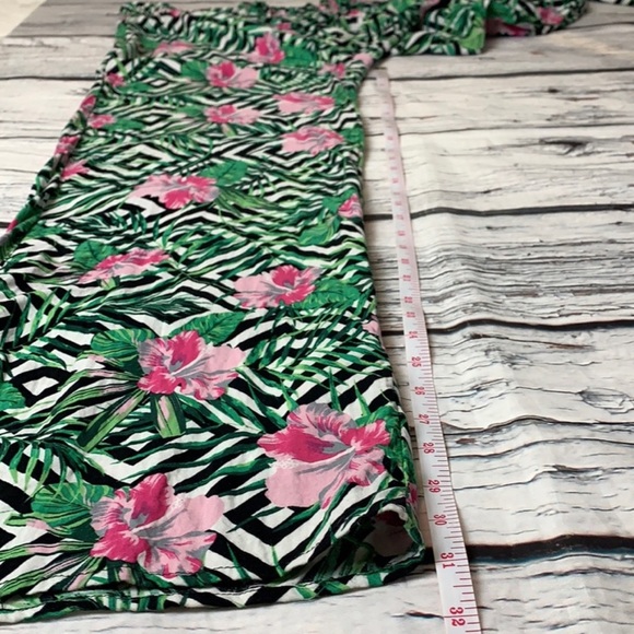 Fashion Nova Stripes and Flowers Pants - Picture 8 of 12